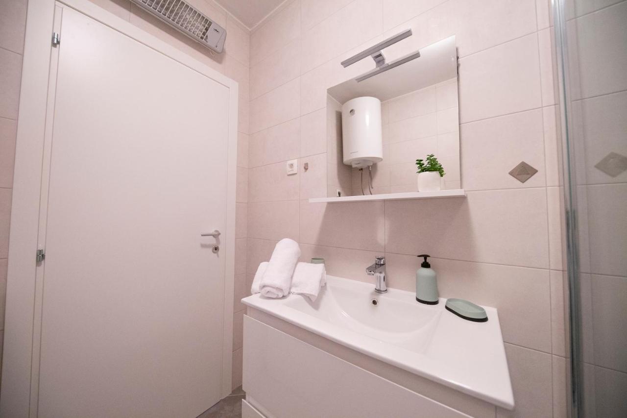 Appartement Apartman 2 Relax Zadar Extérieur photo