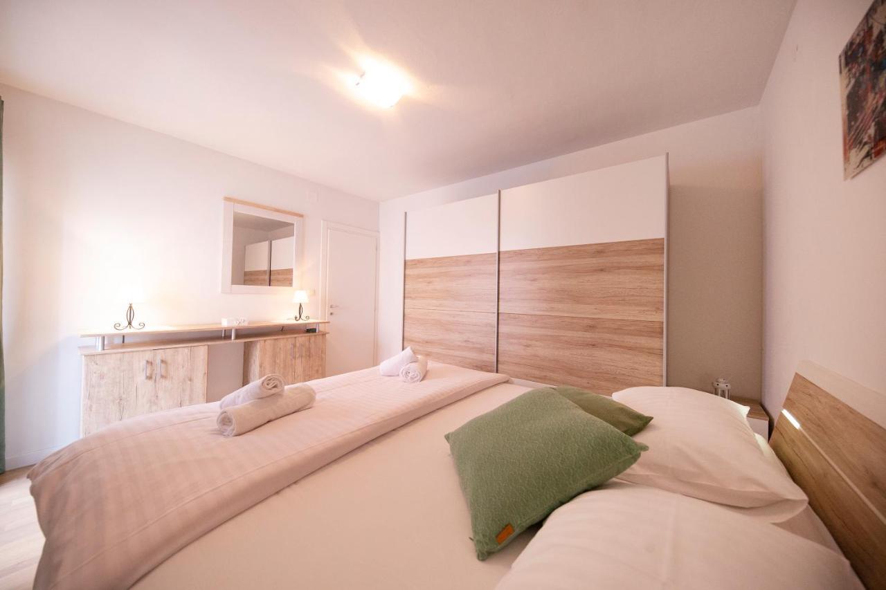 Appartement Apartman 2 Relax Zadar Extérieur photo